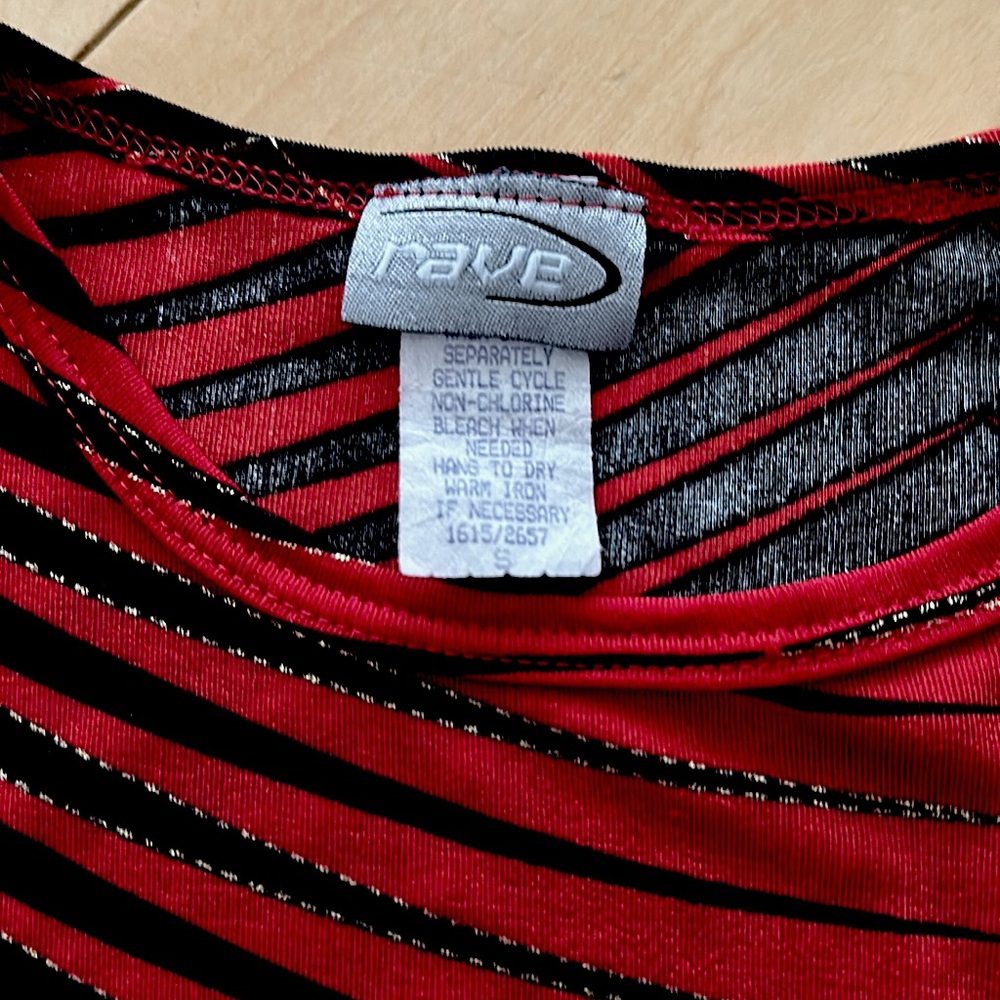 VINTAGE 90’s red top RAVE clothing